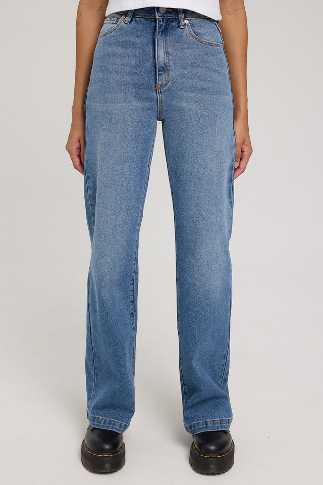 A 94 High & Wide Julieta