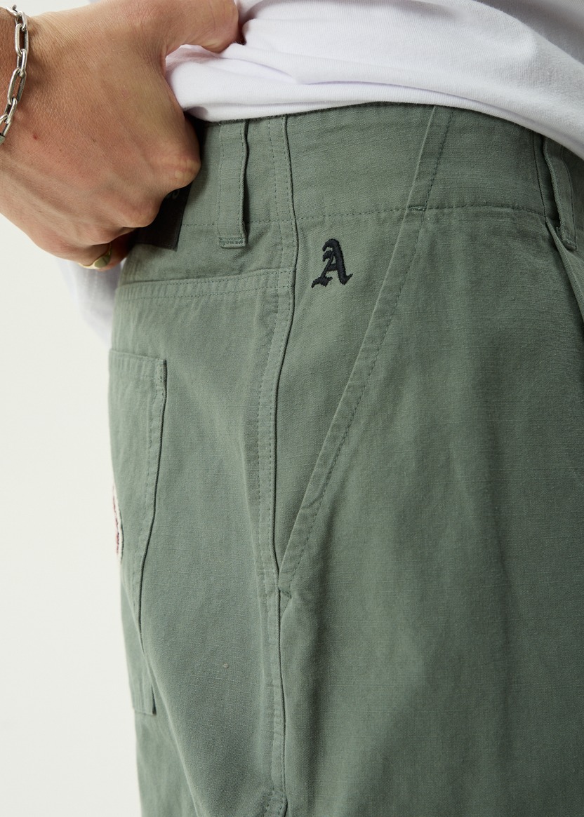 Summit Pleated Cargo Short 22 Inch