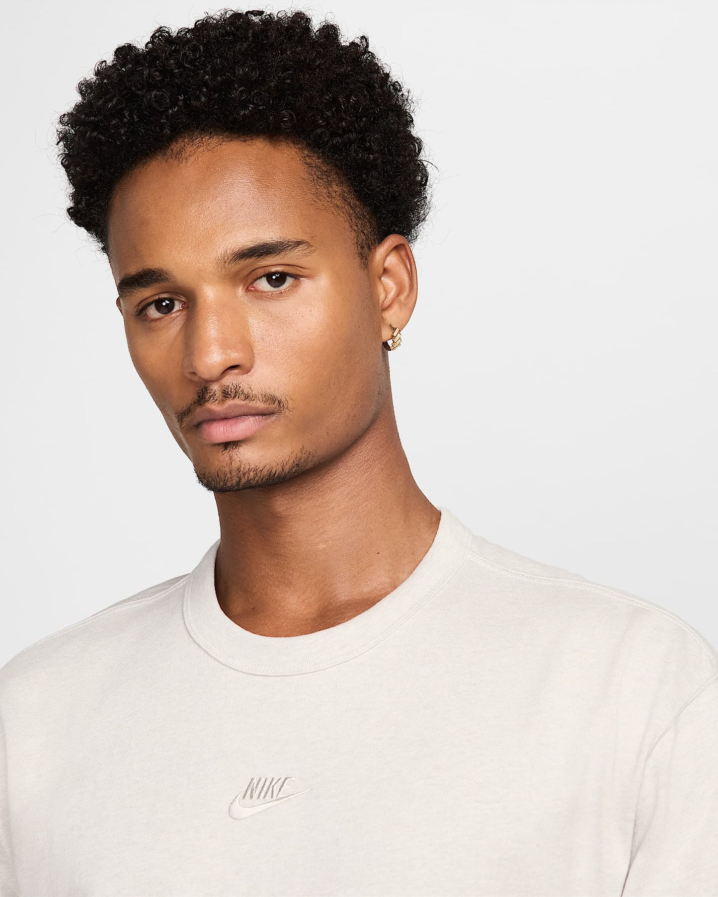 Nike Sportswear Premium Essentials Tee