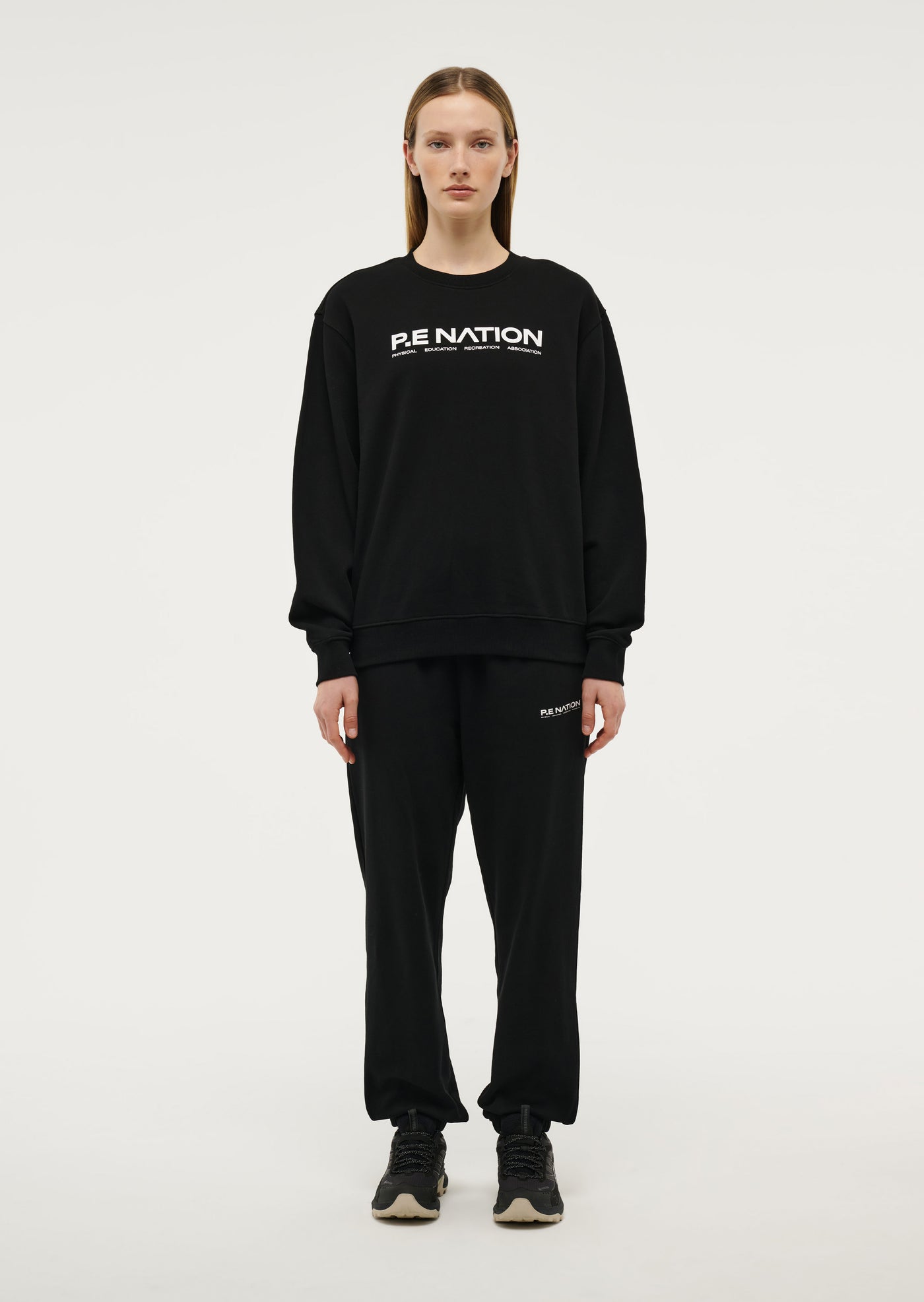 Qualify Trackpant Black