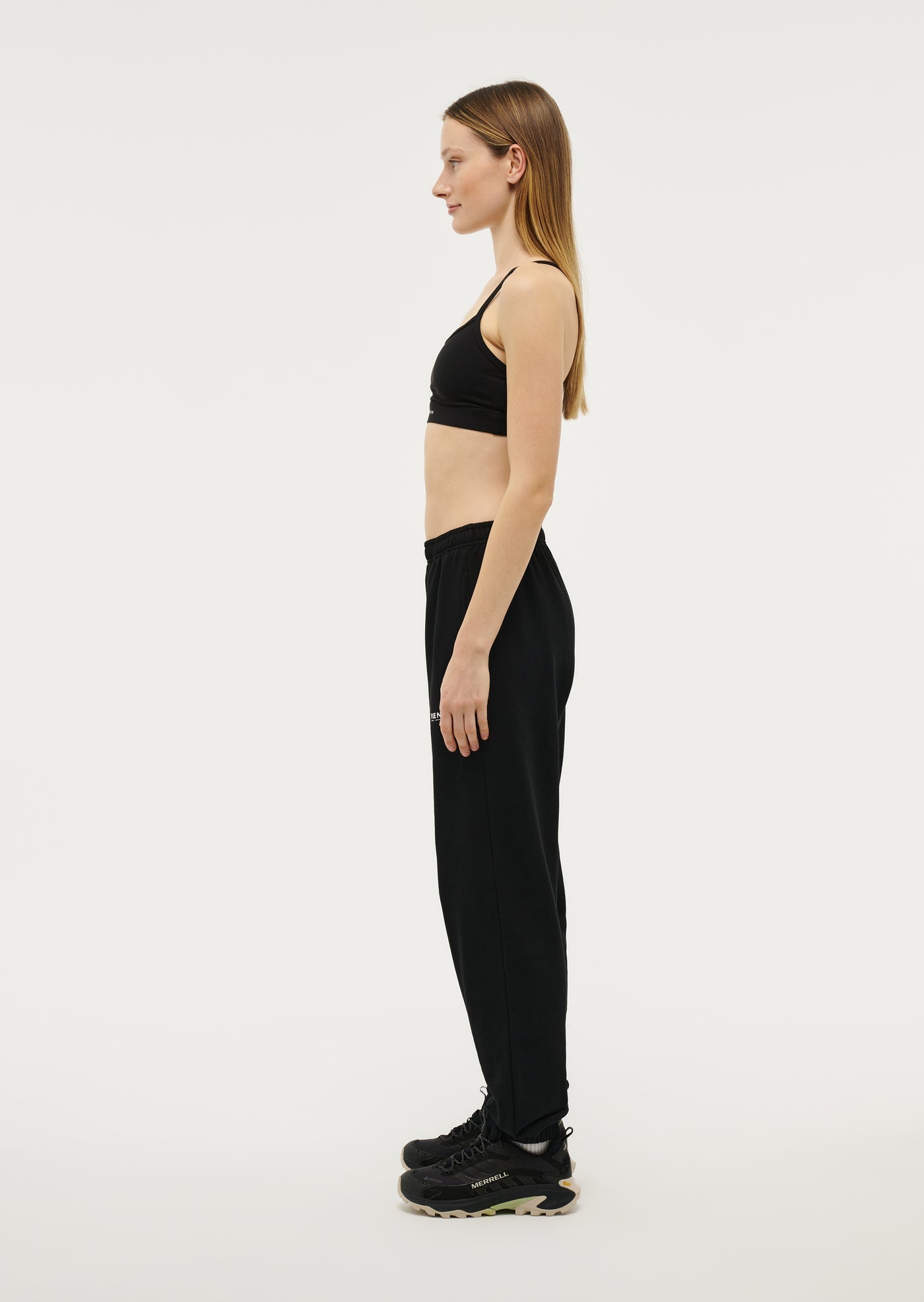 Qualify Trackpant Black