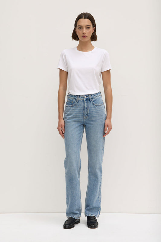 Womens Classic Straight Leg Jean