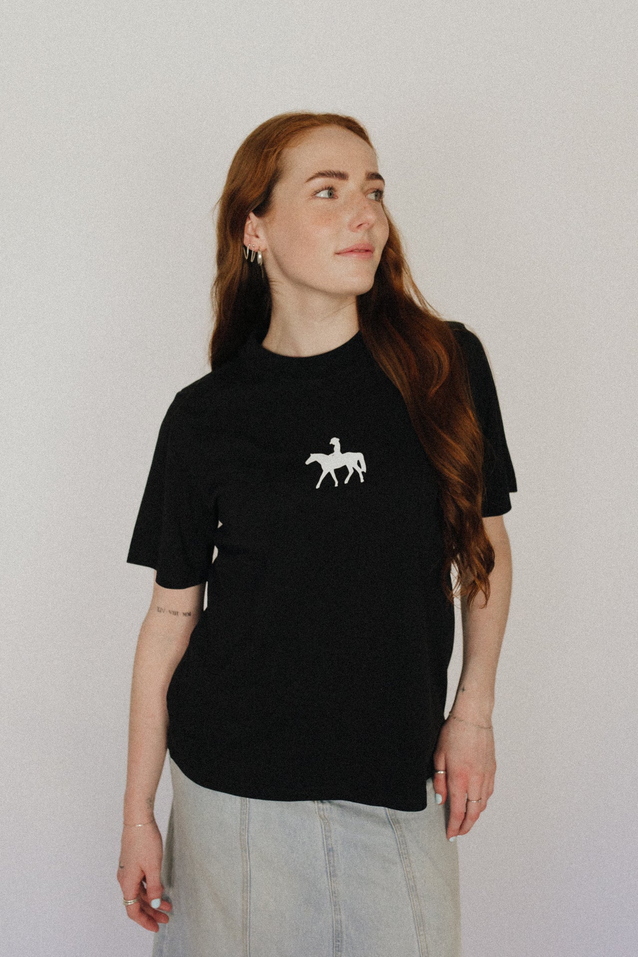 The Girlfriend Tee Coal