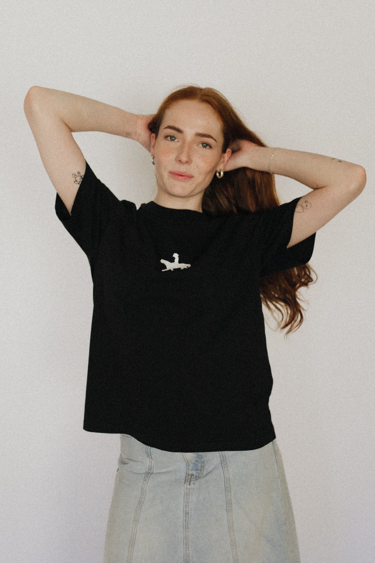 The Girlfriend Tee Coal