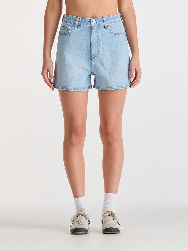 High Relaxed Short Out Of The Blue
