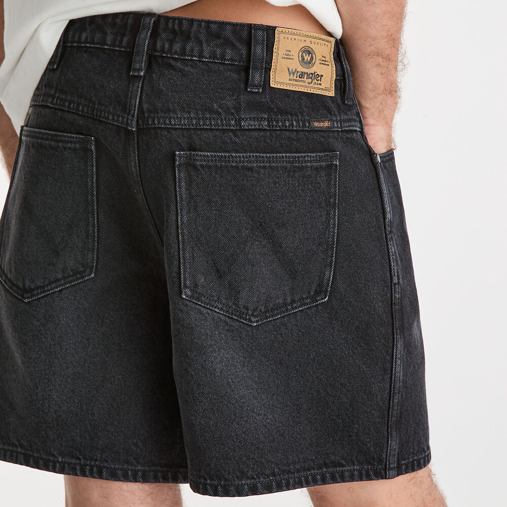 Slacker Short Black Wonder